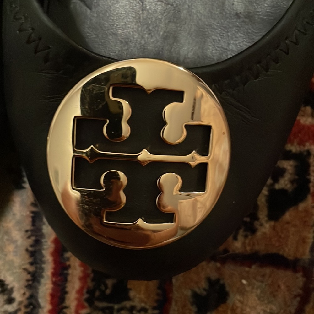 Tory Burch Black Leather Reva Ballet Flats with Gold Logo - Picture 2 of 5